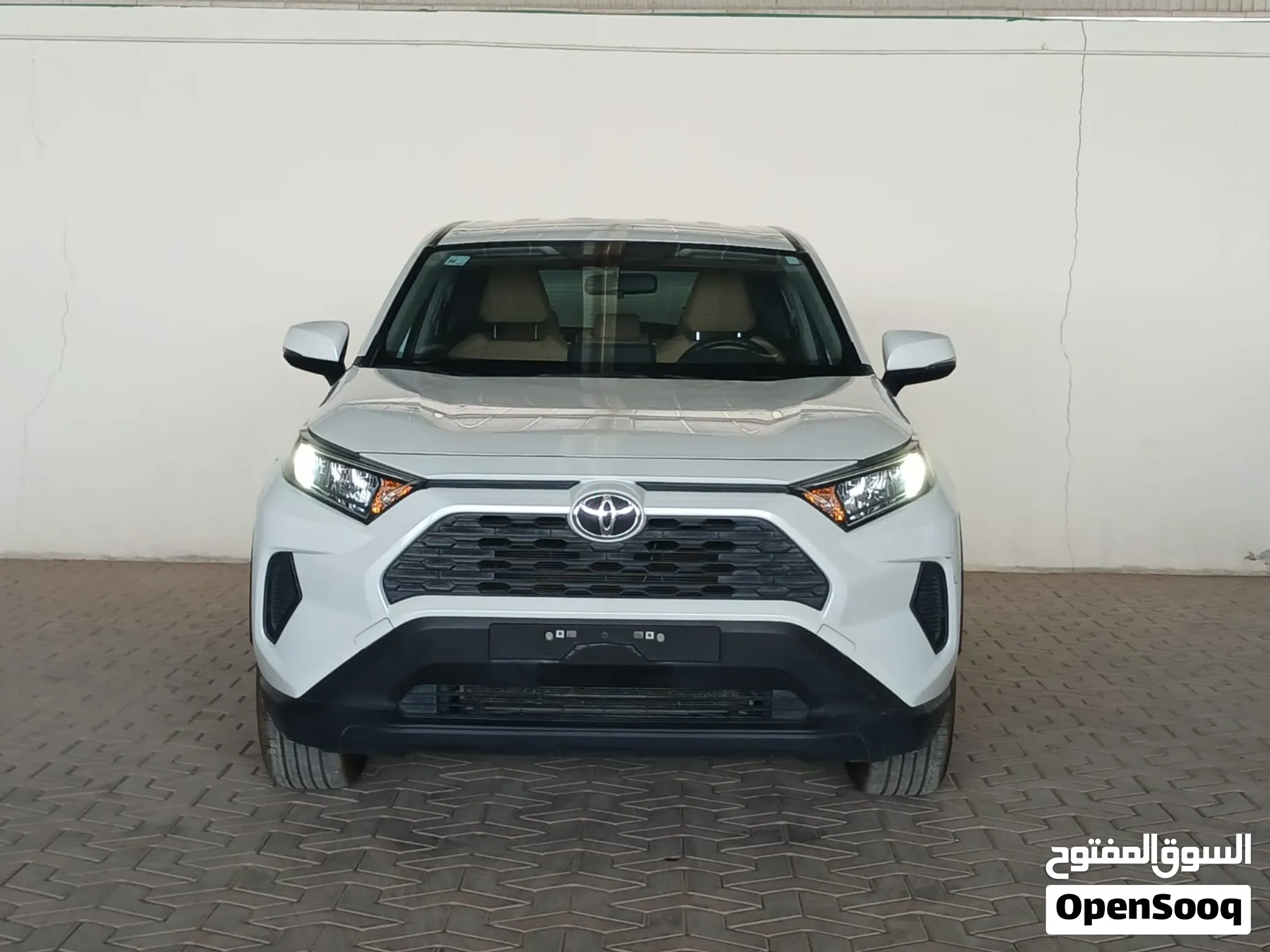 تويوتا راف فور LE 4×4 موديل 2023 مستعملة