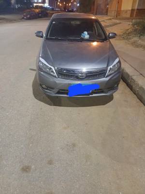 للبيع سيارة byd f3 2025 اتوماتيك