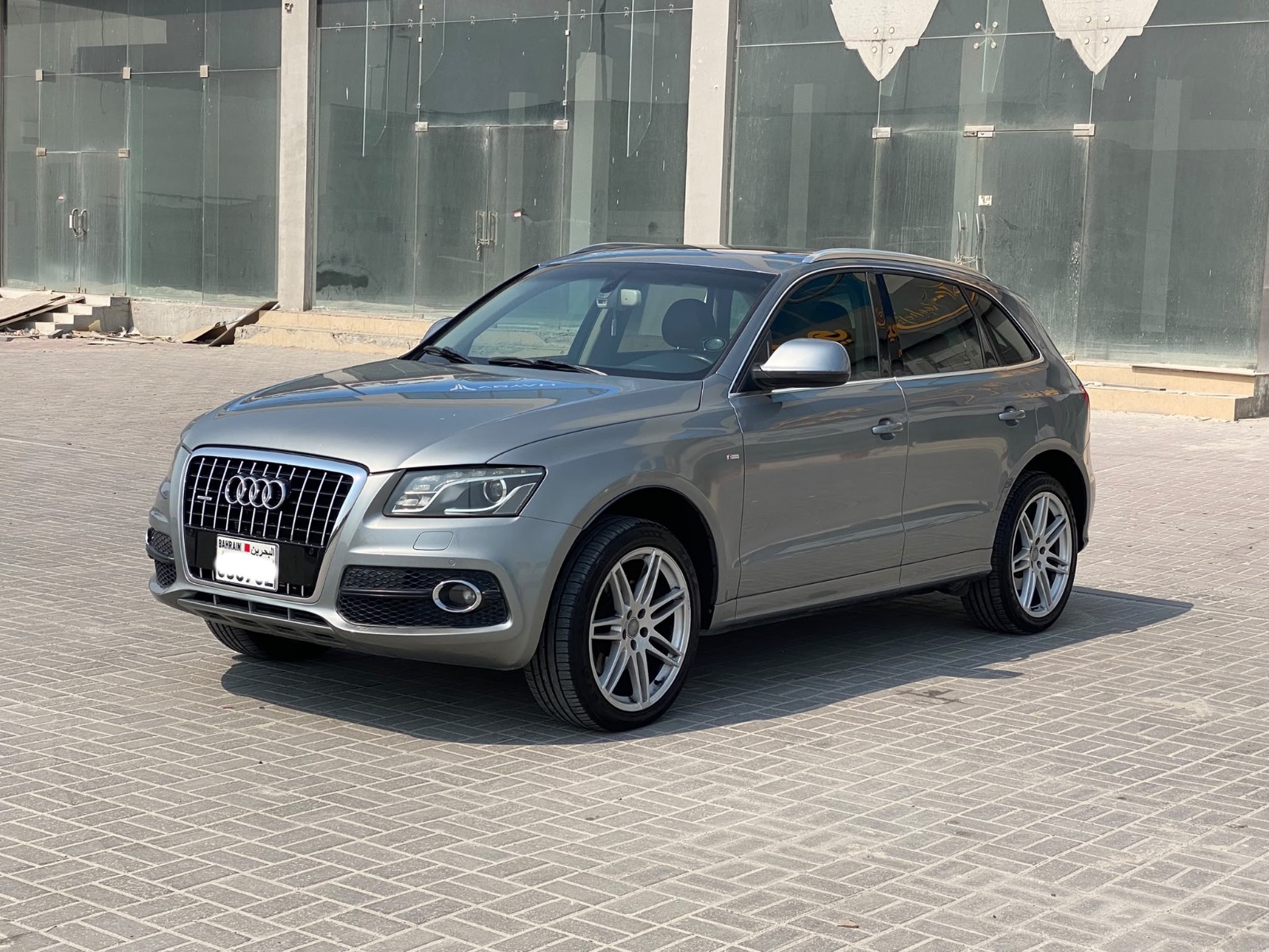 أودي Q5/2010 (رمادي)