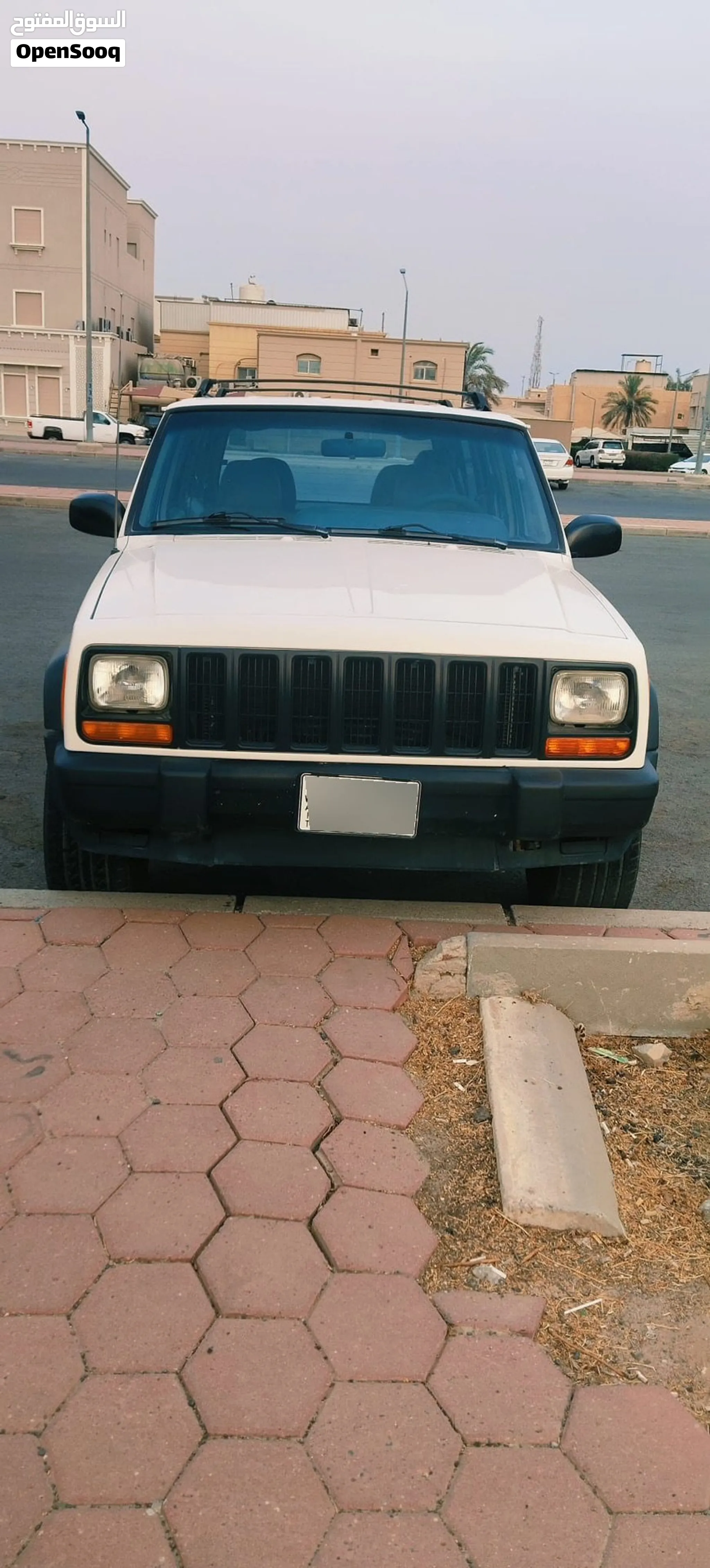 للبيع جيب شروكي 99