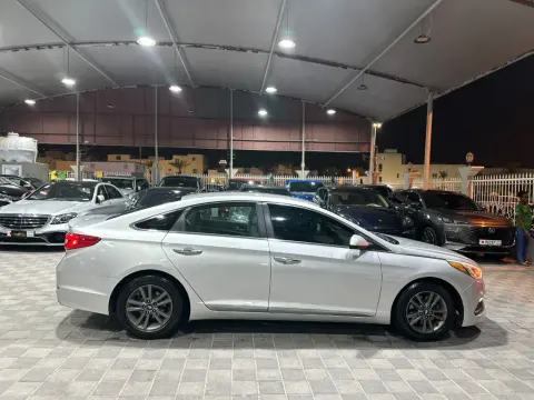 هيونداي سوناتا 2017 حالة ممتازة ممشى 138,000 ميل