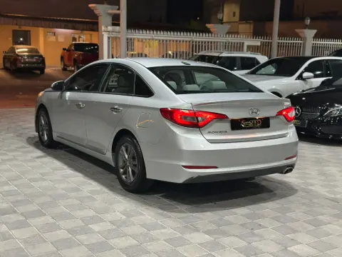 هيونداي سوناتا 2017 حالة ممتازة ممشى 138,000 ميل