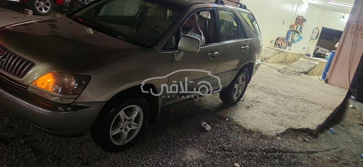 لكزس Rx 2003 للبيع ازكي