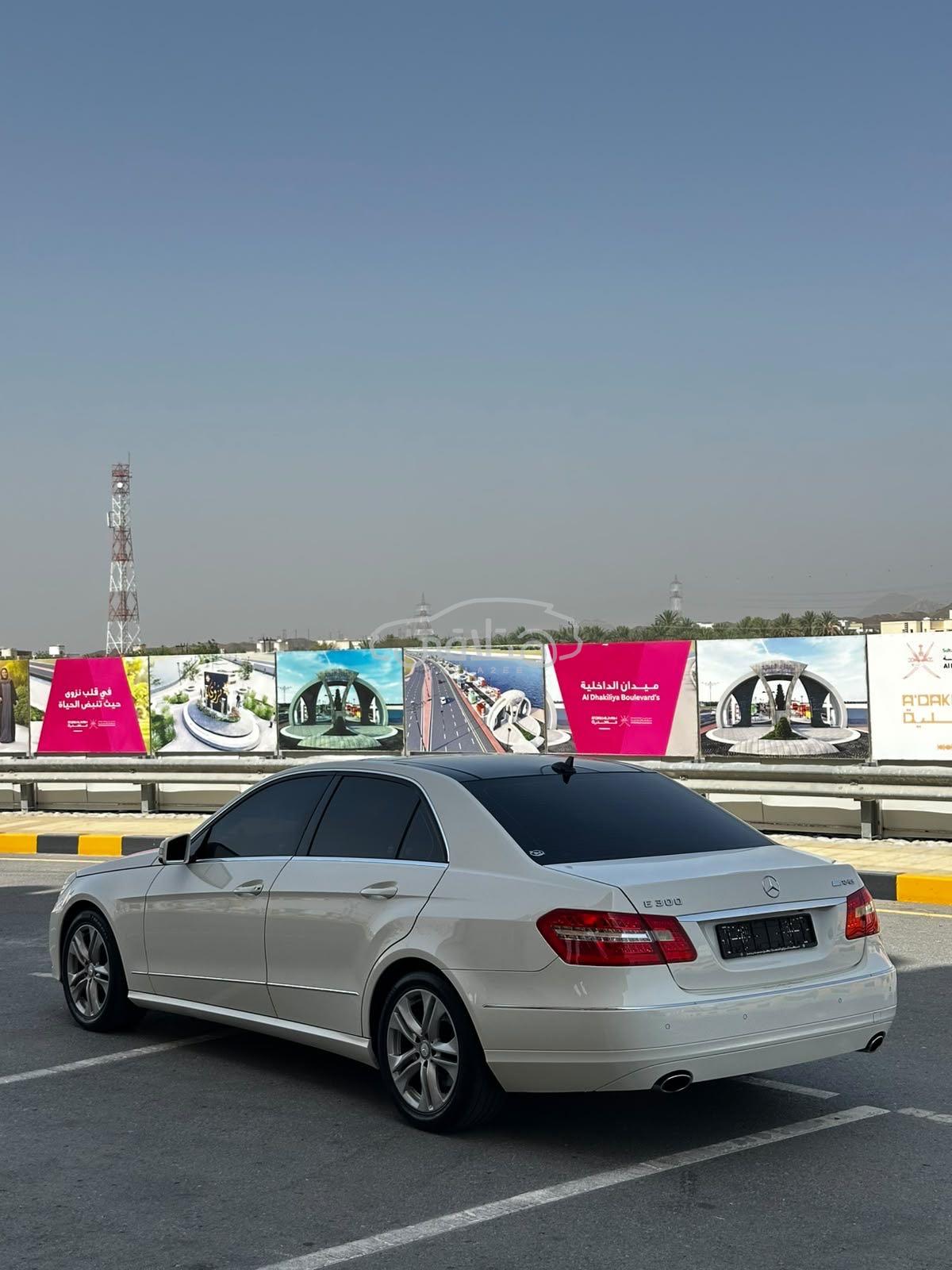 مرسيدس E 300 2011 للبيع عبري