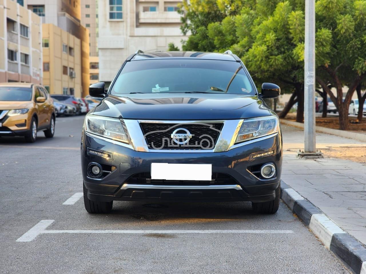 نيسان باثفايندر 2014 للبيع عجمان