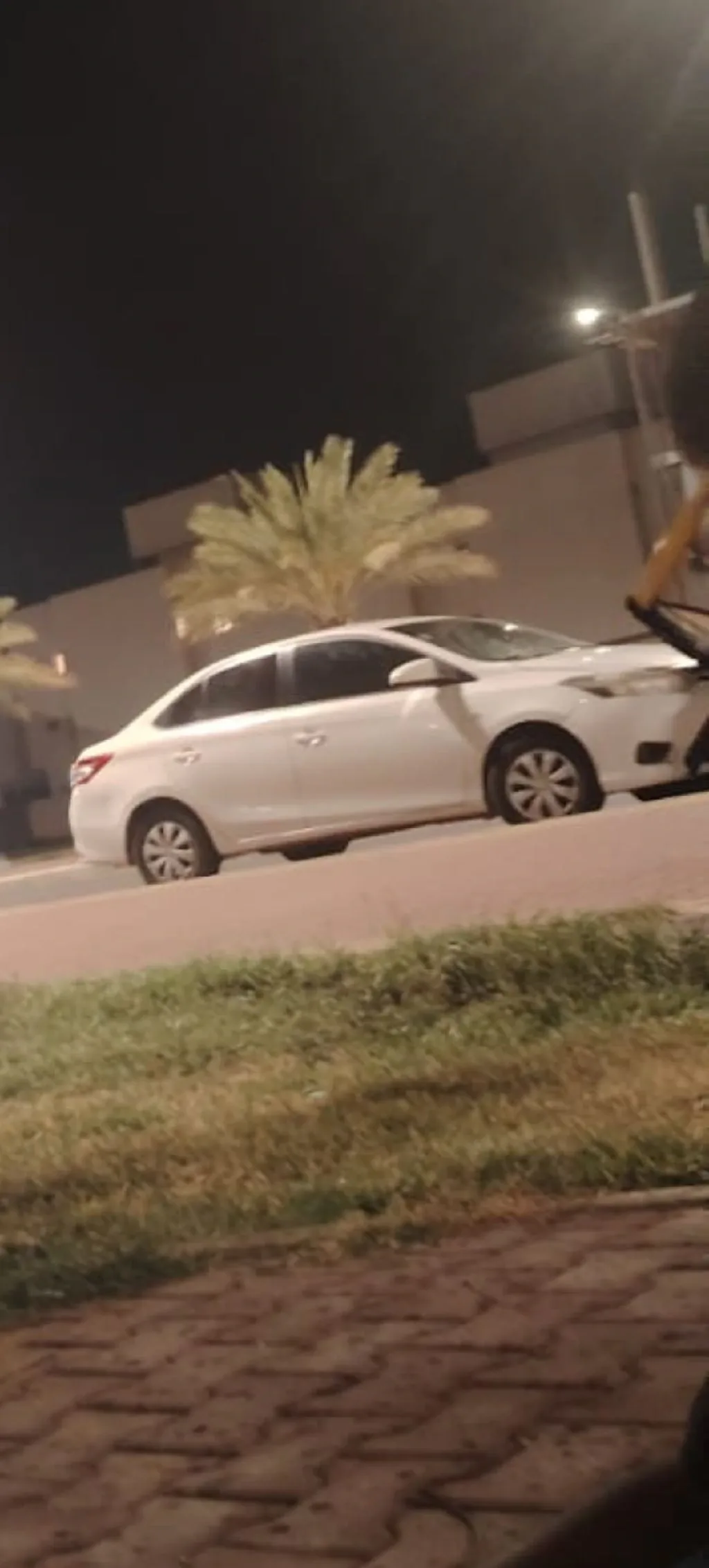 تويوتا ياريس 2015 بيضاء أوتوماتيك مفحوصة