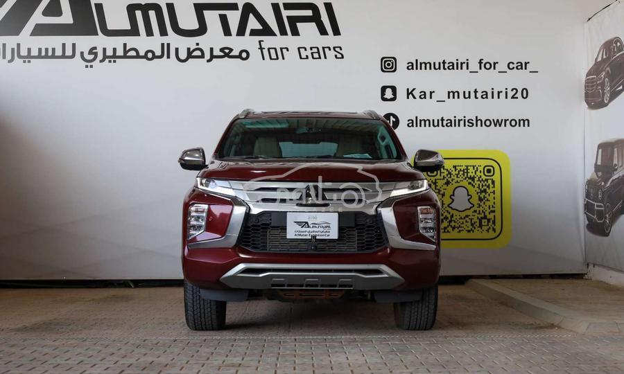 ميتسوبيشي مونتيرو 2023 للبيع الرياض