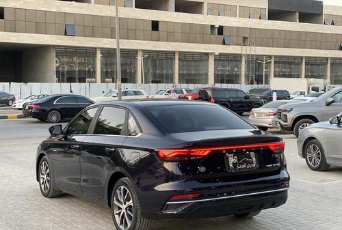 جيلي امجراند 5 2025 للبيع الرياض