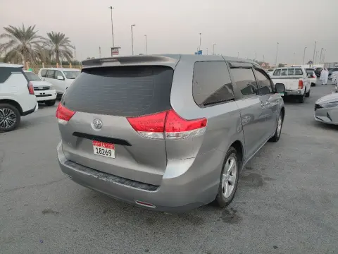 تويوتا سيينا 2010 وارد أوتوماتيك V6