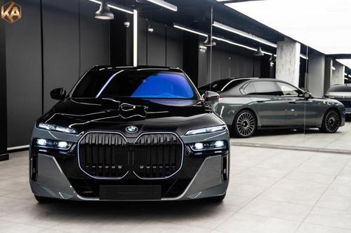 خالد عبود اتومتيف بي ام دبليو 760i 2025 للبيع