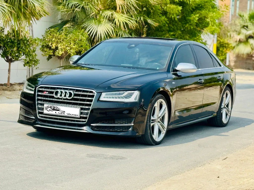 أودي S8 موديل 2015 بحالة جيدة - 5,800 دينار