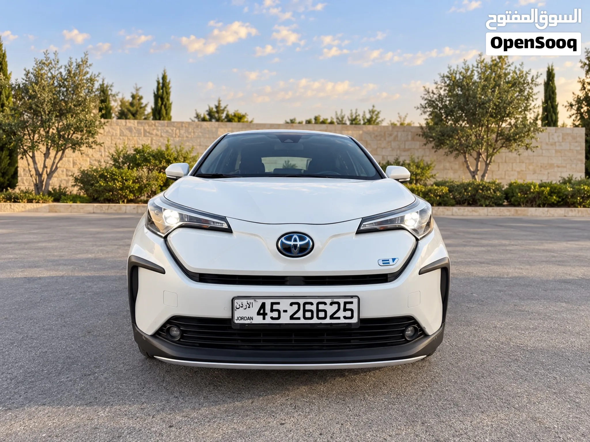 تويوتا C-HR IZOA EV موديل 2022