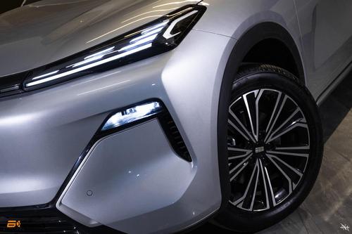 بودي كار جيلي EX5 EM-i 2027 للبيع