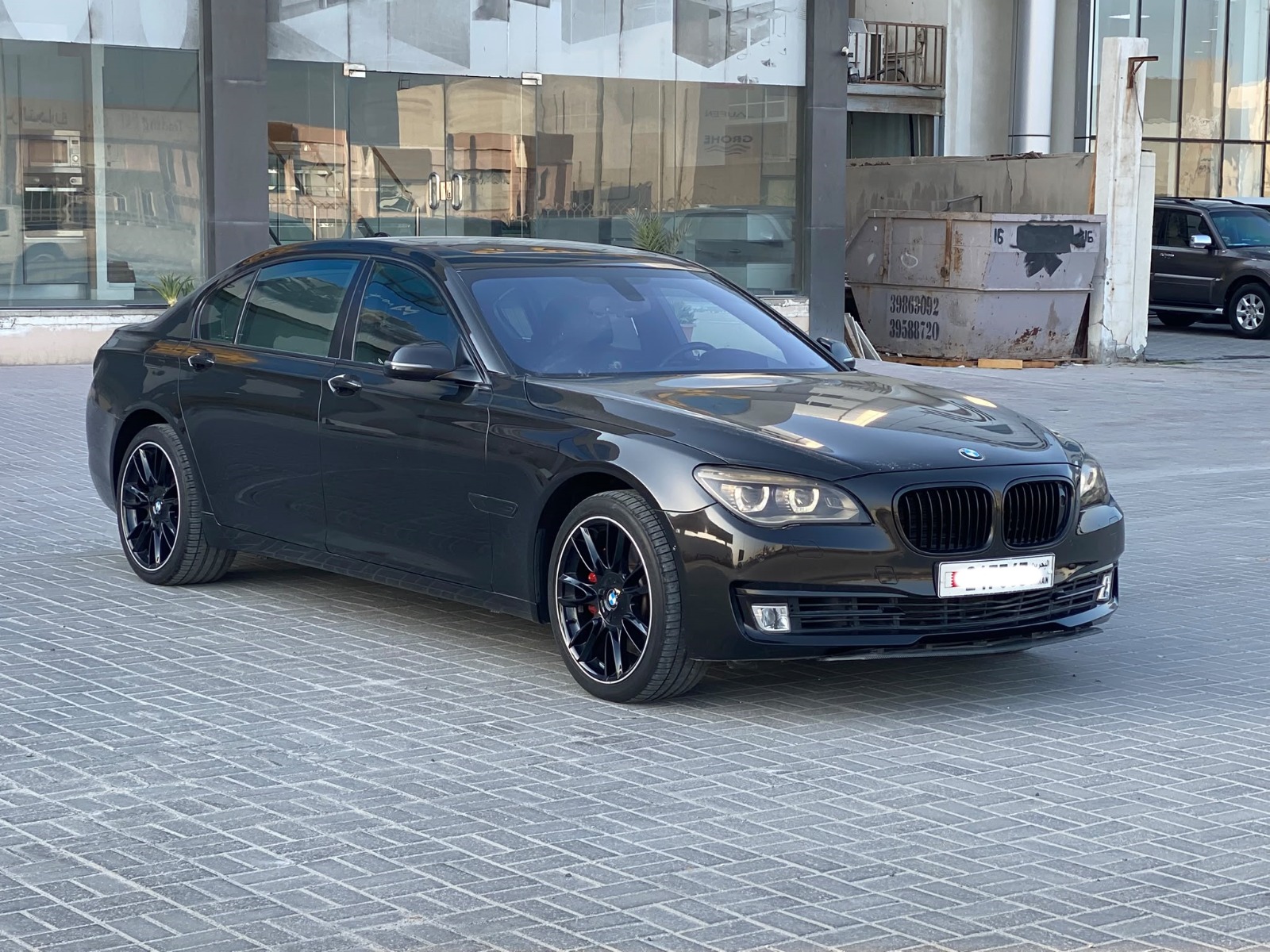بي إم دبليو 750Li 2013 (أسود)
