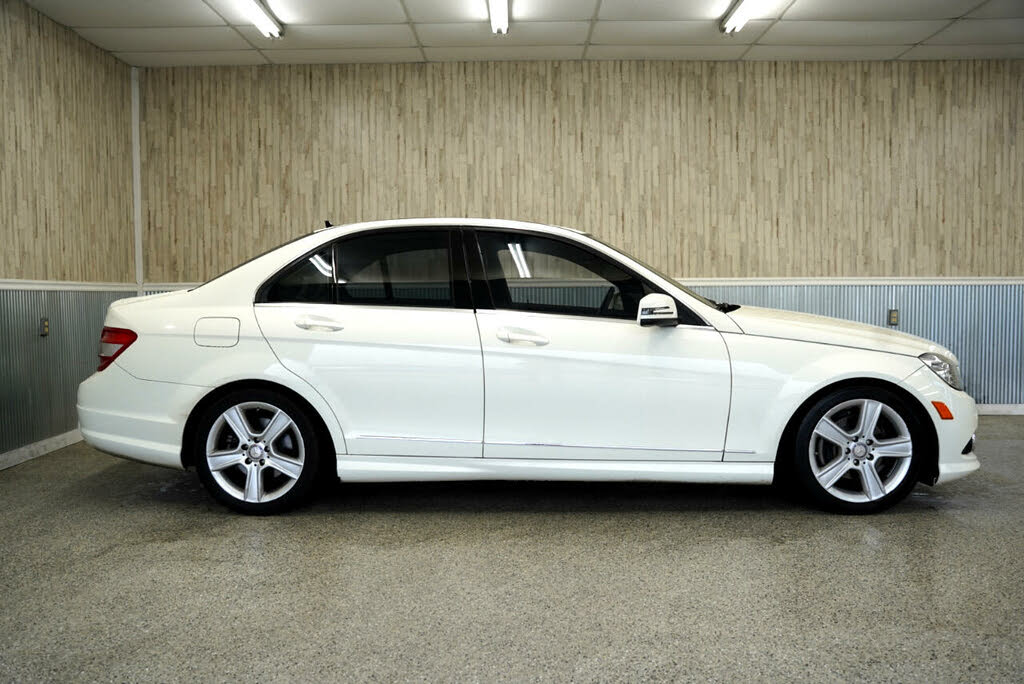 2010 مرسيدس بنز C300 4MATIC