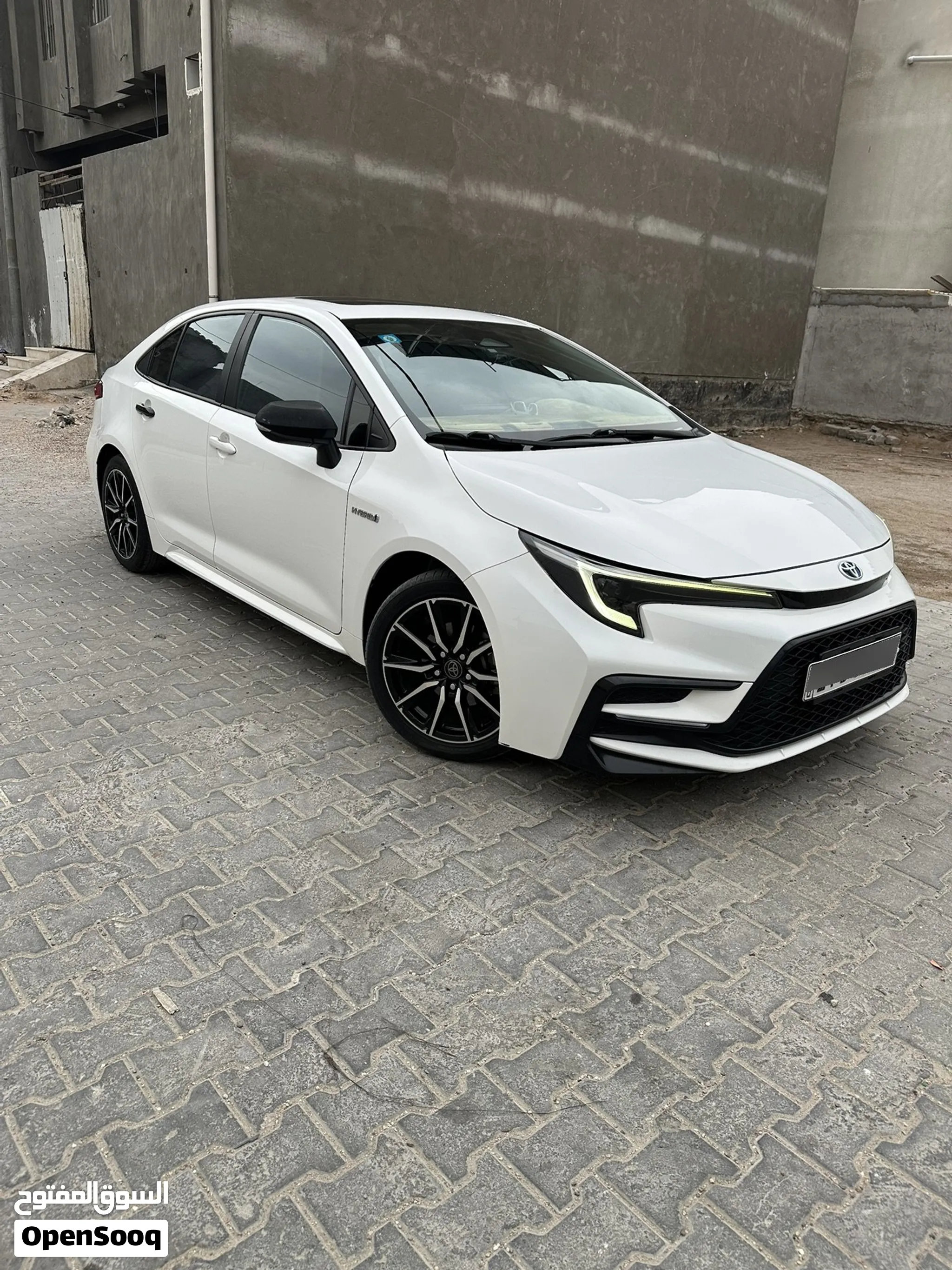 كورلا هايبرد 2023