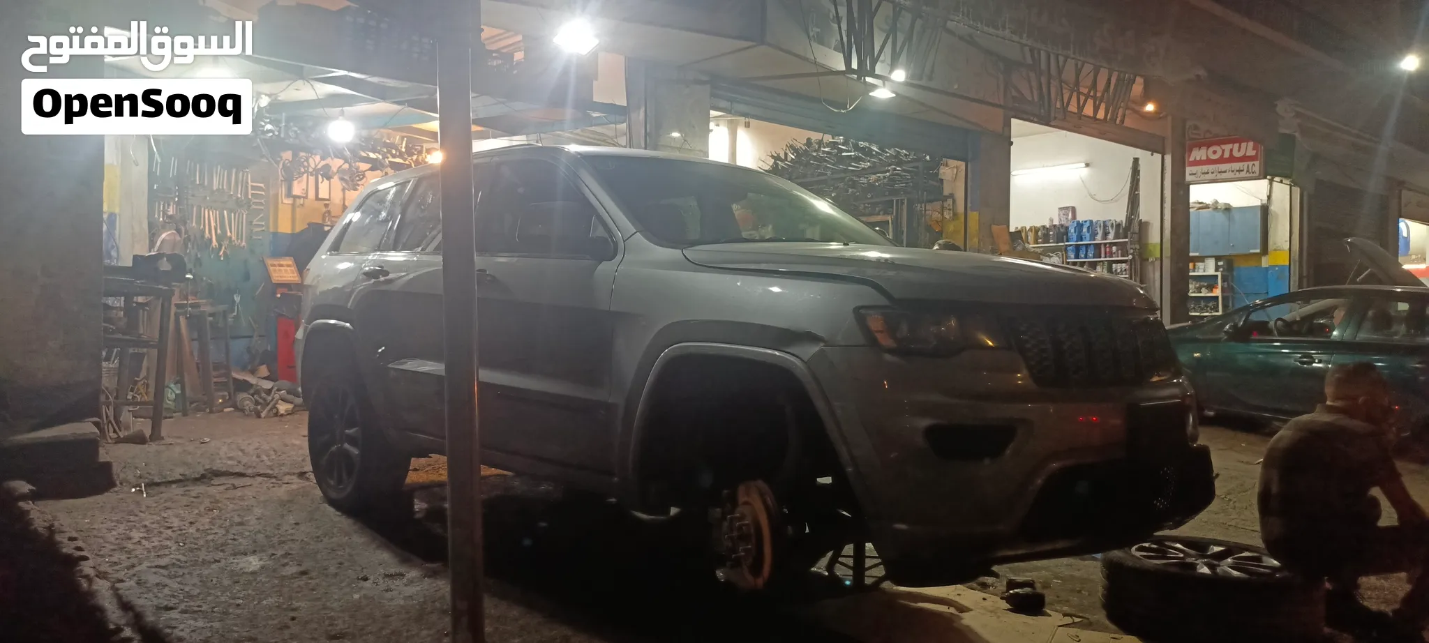 grand cherokee altidude 2019