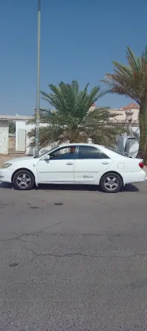 تويوتا كامري 2006 نظيفة وموثوقة للعمل