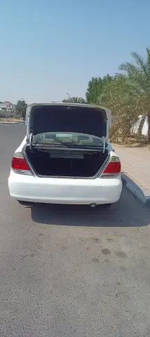 تويوتا كامري 2006 نظيفة وموثوقة للعمل