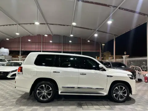 Toyota Land Cruiser 2020