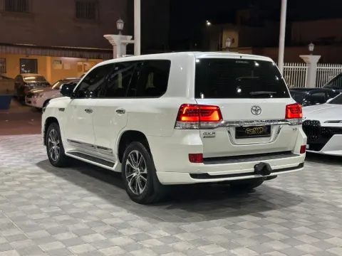 Toyota Land Cruiser 2020