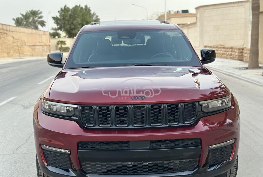 جيب جراند شيروكي 2022 للبيع الرياض