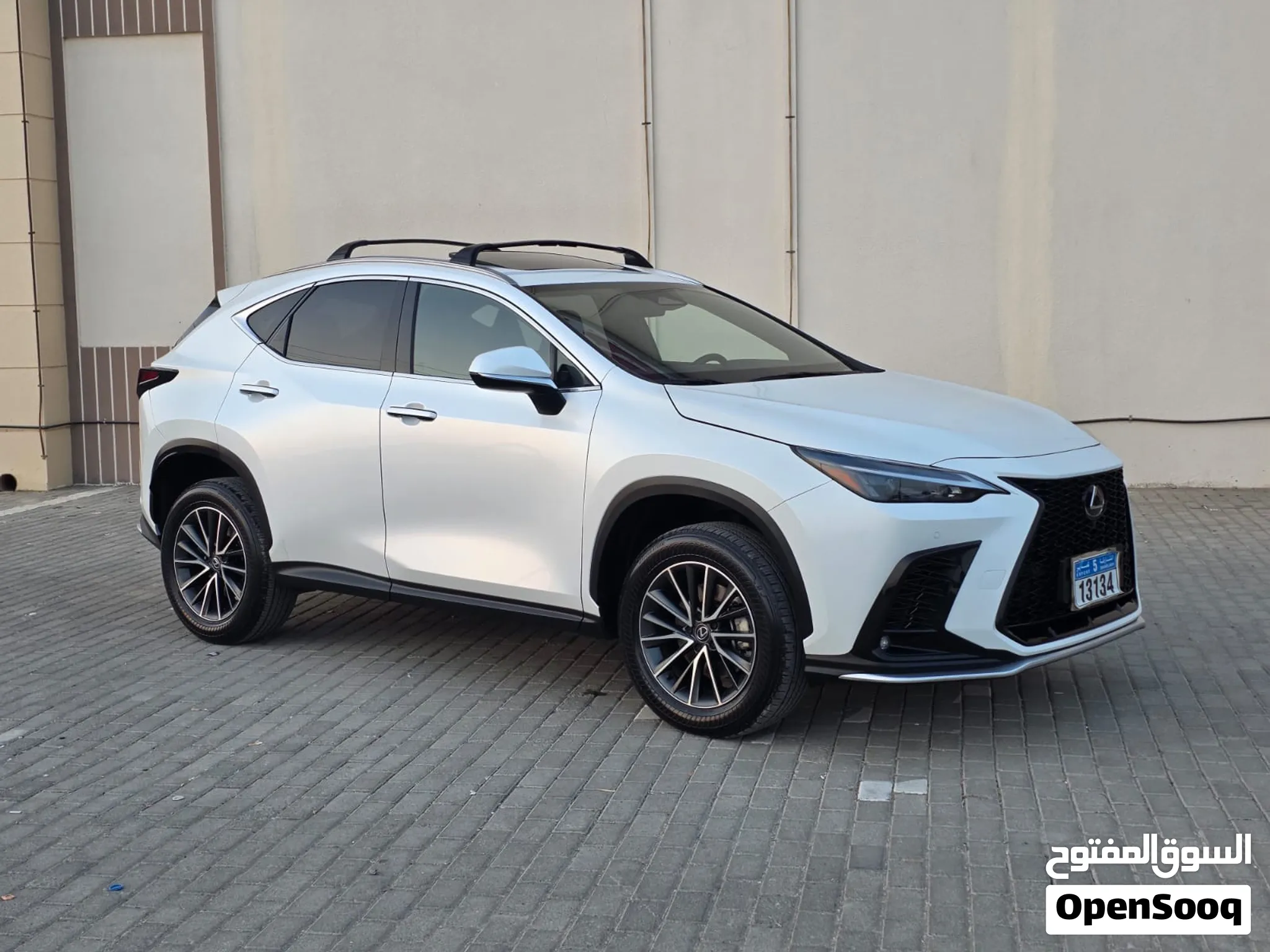 لكزس NX 350 موديل 2024 حادث خلف