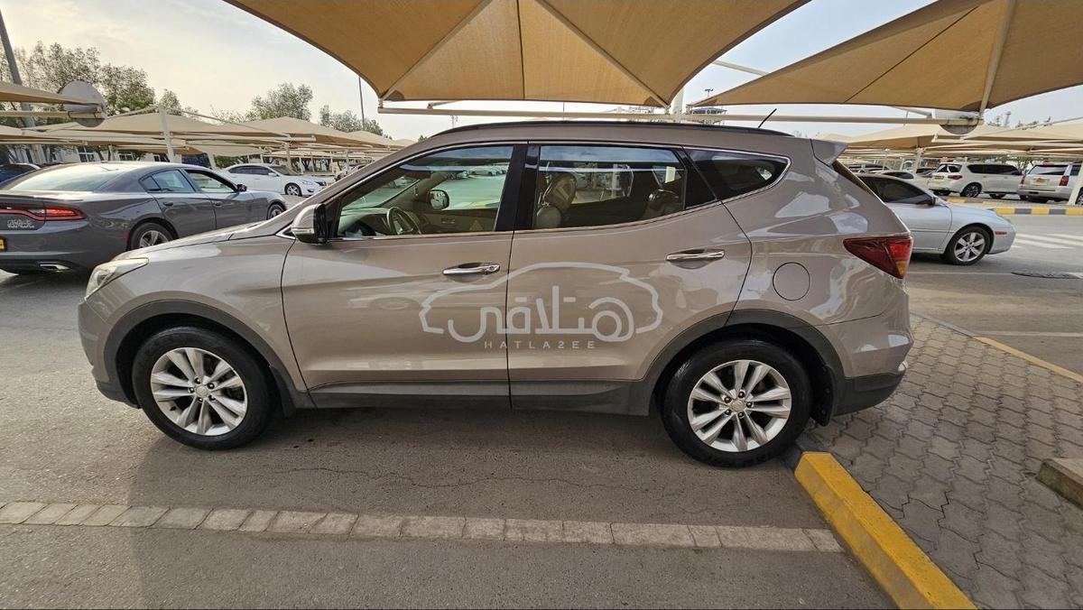 هيونداي سانتافى 2016 للبيع صحار