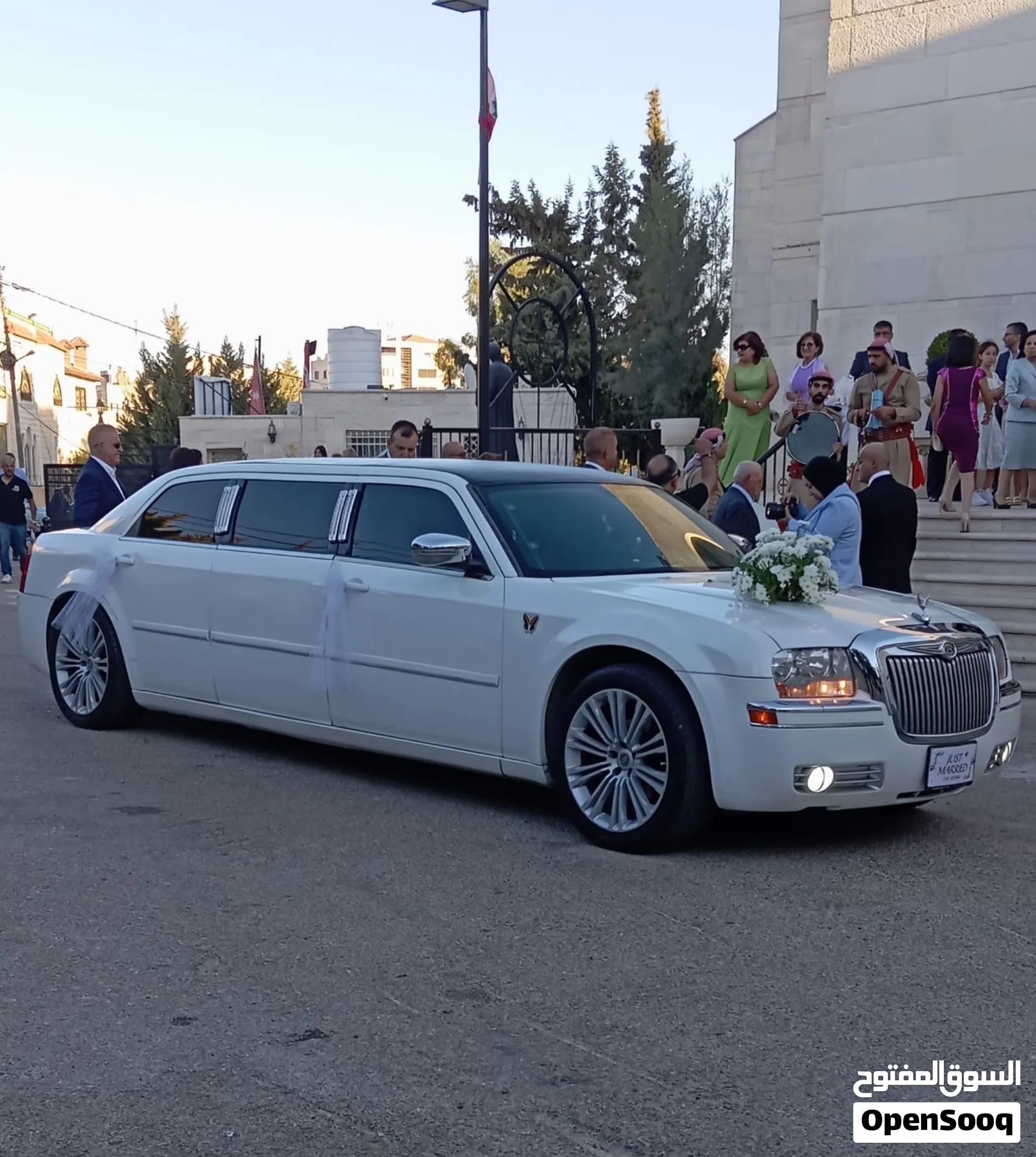 كرايسلر ليموزين إيجار للأعراس شامل السائق و الزينة