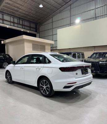 جيلي امجراند 5 2025 للبيع الرياض