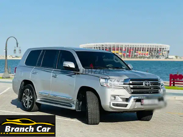 تويوتا لاندكروزر GXR 2018 فضي | بحالة ممتازة | لا حوادث...