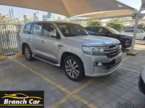 أمتلك الفخامة المطلقة: تويوتا لاندكروزر VXS 2020 فضي | 5.7L...