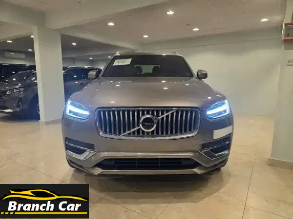 فولفو XC90 2022 B5 AWD: قمة الفخامة والأمان العائلي!