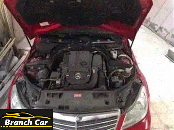 عيش الفخامة الحمراء! 🔴 مرسيدس C200 موديل 2012 - أناقة، أداء، أمان