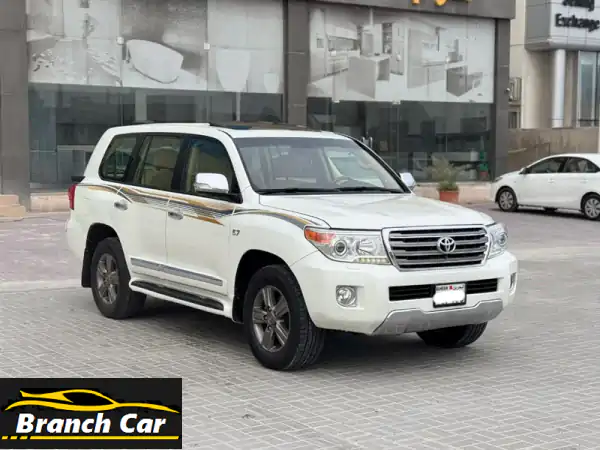 تويوتا لاند كروزر VXR 2014 أبيض: فخامة 8 سلندر بانوراما...