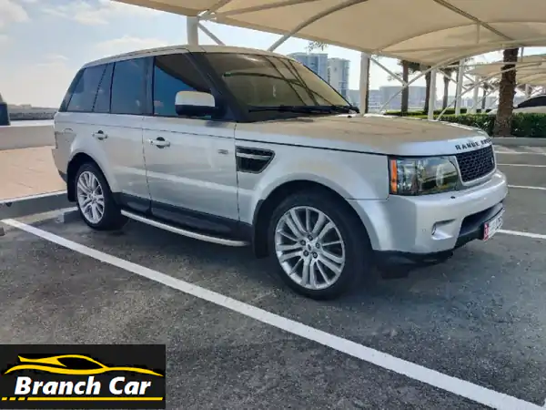 فرصة ذهبية: رينج روفر 2013 للبيع في بني ياس | فخامة لاند روفر بأداء استثنائي