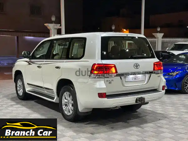 تويوتا لاند كروزر 2018 بيضاء فل أوبشن – تأمين لـ 2027 | معرض سكوب