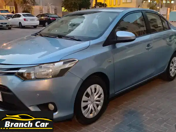 تويوتا يارس 2016 زرقاء 1.3L للبيع بالبحرين - اقتصادية ونظيفة جداً!
