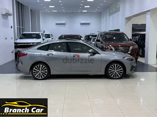 للبيع: BMW 218i 2023 رمادي - الفخامة والأداء بضمان المصنع (فل أوبشن)