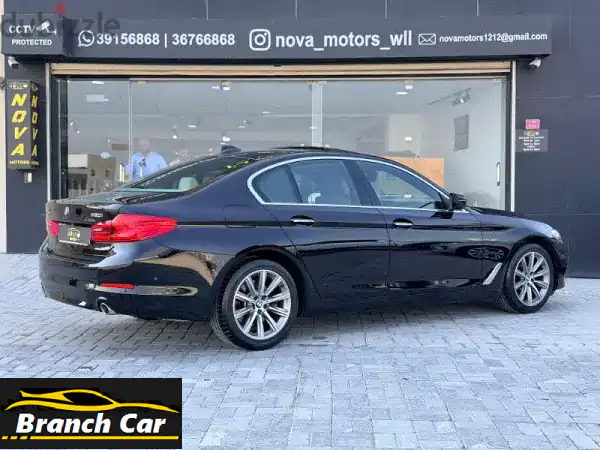 اكتشف الفخامة والأداء: BMW 520i 2018 وكالة البحرين - المالك الأول، فل أوبشن وصيانة منتظمة!