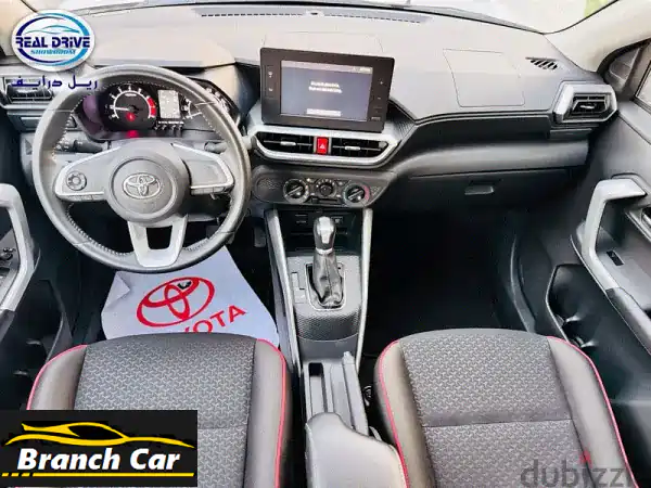 فرصة ذهبية: تويوتا رايز 2023 للبيع - بحالة الوكالة، ضمان ساري، صيانة وكالة، 30 ألف كم فقط!