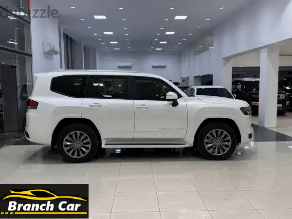 فرصة استثنائية: تويوتا لاندكروزر GXR 2025 أبيض | 1000 كم | فل أوبشن | ضمان وتأمين