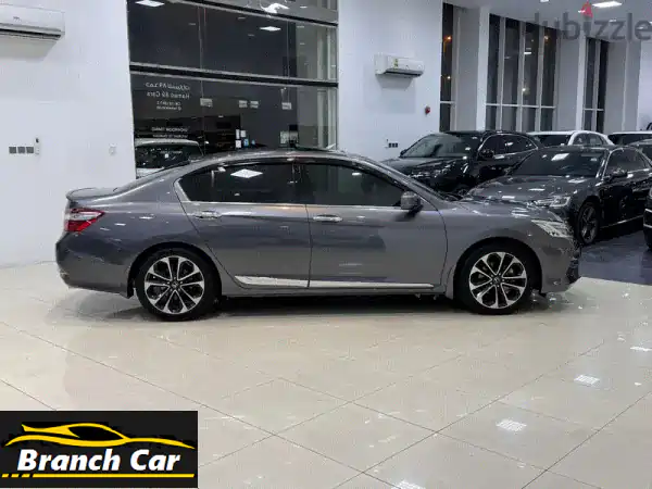 فرصة ذهبية: هوندا أكورد 2017 رمادي | 62 ألف كم | مواصفات Mid Option رائعة