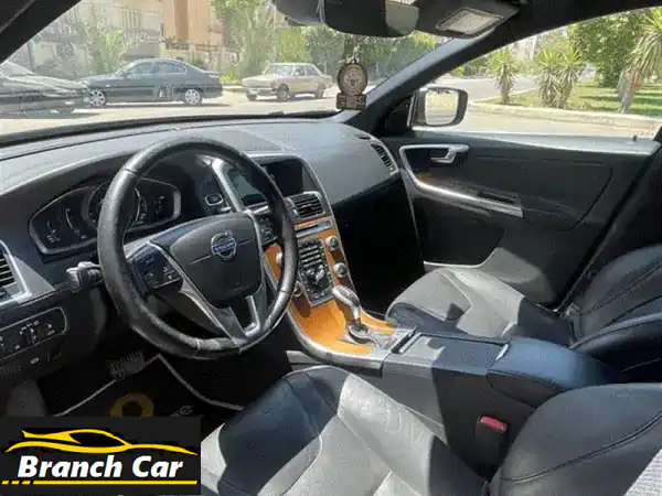 فرصة نادرة: فولفو XC60 2016 أعلى فئة - صيانة توكيل |...