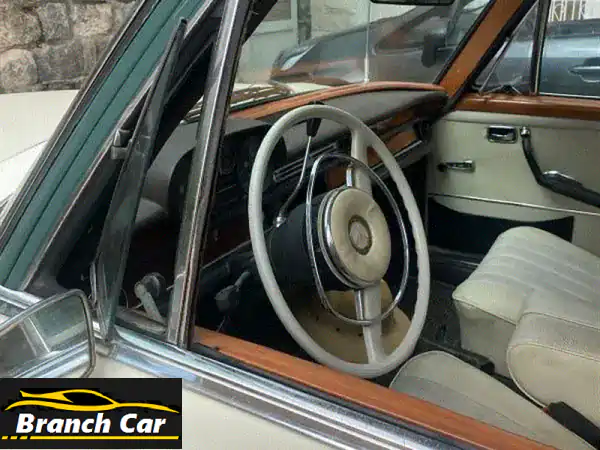 امتلك الفخامة الكلاسيكية: مرسيدس بنز 280S موديل 1986...