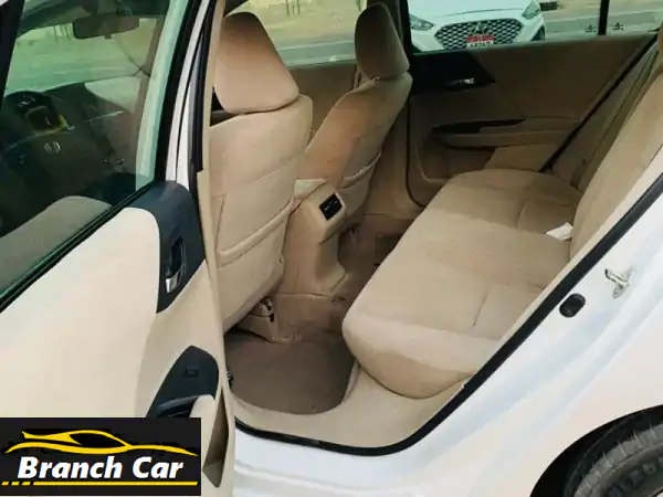 هوندا للبيع: نظيفة جداً، لا تحتاج شيئاً! جرّب...