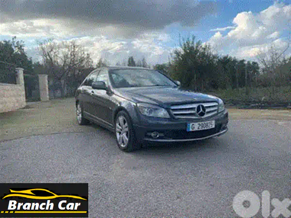 فورد فييستا 2014 | الأناقة والاقتصاد بين يديك! سيارة نظيفة، بحالة ممتازة، ومسجلة نظامي.