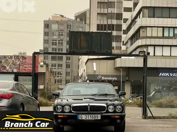 Jaguar XJ8 (Taym Hassan cars of Mawlana)