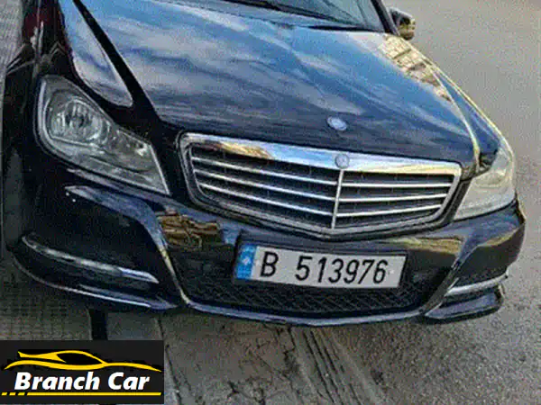 امتلك الفخامة الآن: مرسيدس C250 موديل 2012 - نظافة فائقة ومواصفات كاملة!