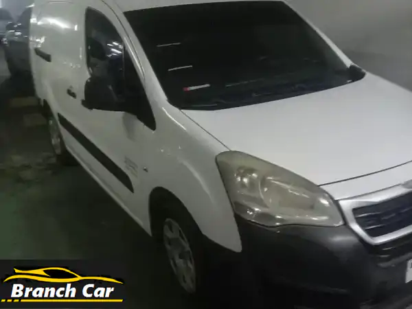 بيجو بارتنر 2018 خليجي للبيع: سيارتك التجارية العملية والموثوقة بـ 15,000 درهم فقط!